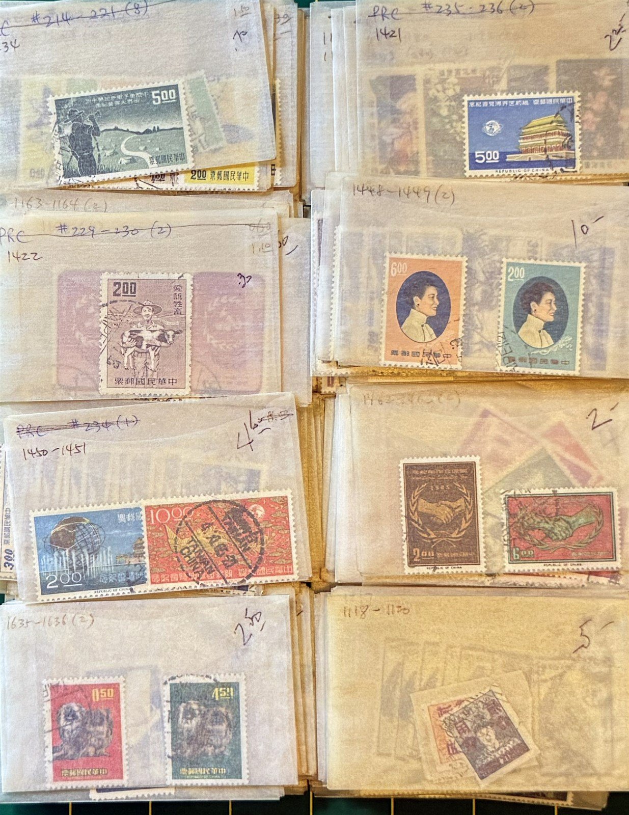 Taiwan (ROC) Dealer's Stock in 84 Glassines CV $575+ Zayix Stamps 0825CB4486