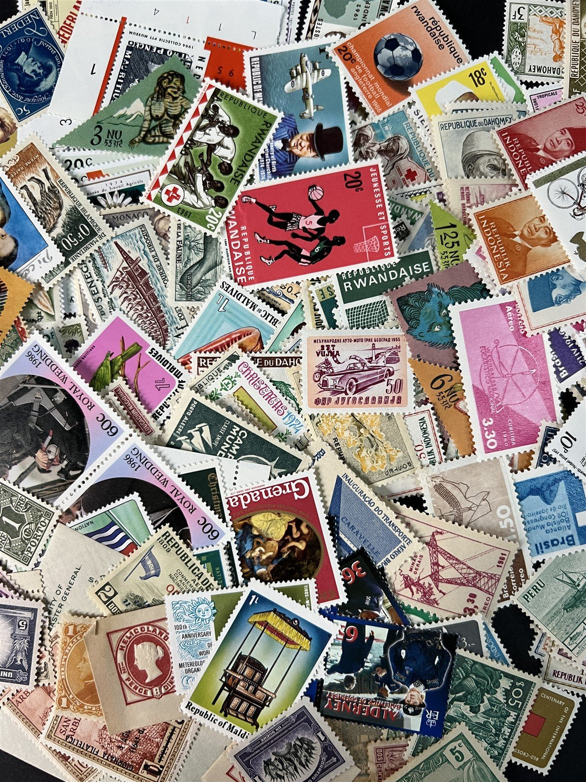 Mint Worldwide Stamp Mixture Unchecked Off Paper Lot Kiloware 1 oz/28g ZAYIX