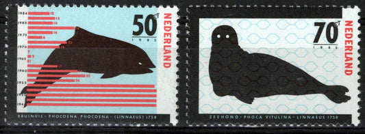 Netherlands 674-675 MNH Marine Life Dolphins Seals Zayix Stamps 0225S0112M