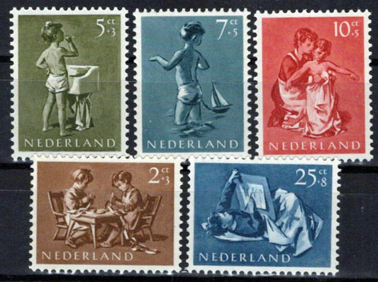Netherlands B271-B275 MNH Semi-Postal Child Welfare Zayix Stamps 0225S0181M