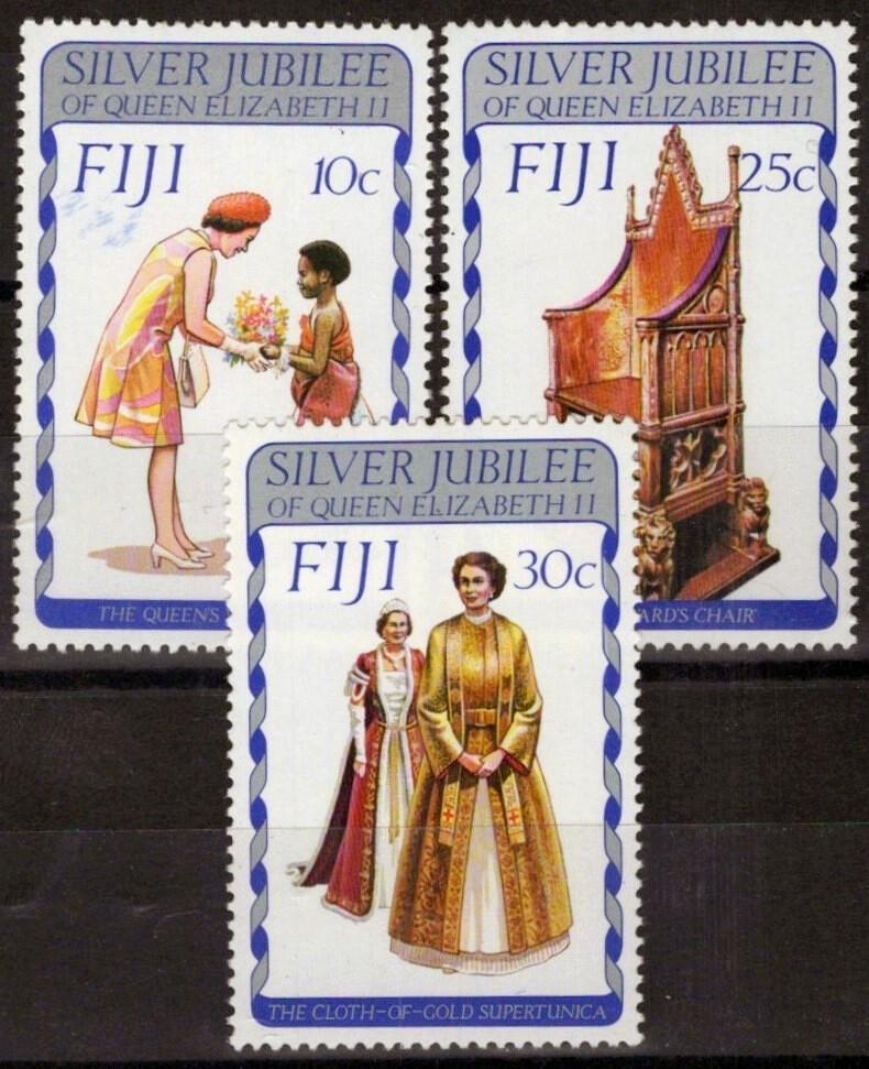 Fiji 371-373 MNH Queen Elizabeth II King Edward's Chair ZAYIX 051023SM18M