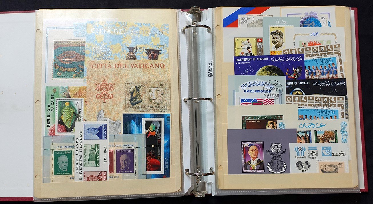Topical Worldwide Souvenir & Mini Sheet Collection Zayix Stamps 0425-C0002