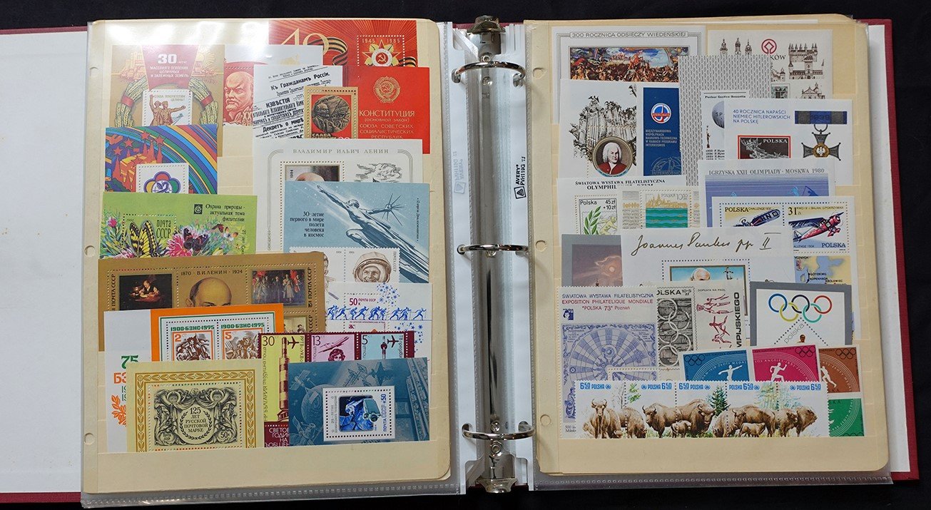 Topical Worldwide Souvenir & Mini Sheet Collection Zayix Stamps 0425-C0002