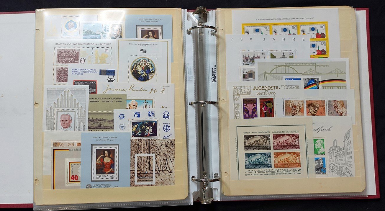Topical Worldwide Souvenir & Mini Sheet Collection Zayix Stamps 0425-C0002