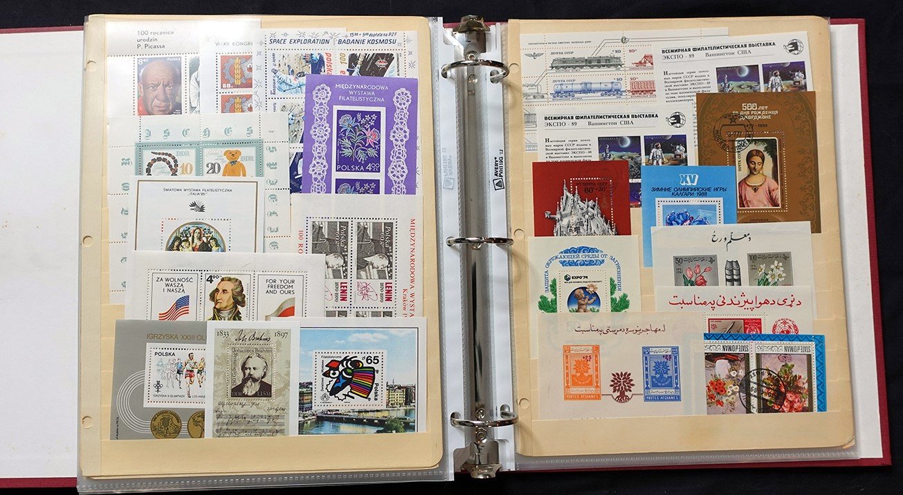 Topical Worldwide Souvenir & Mini Sheet Collection Zayix Stamps 0425-C0002