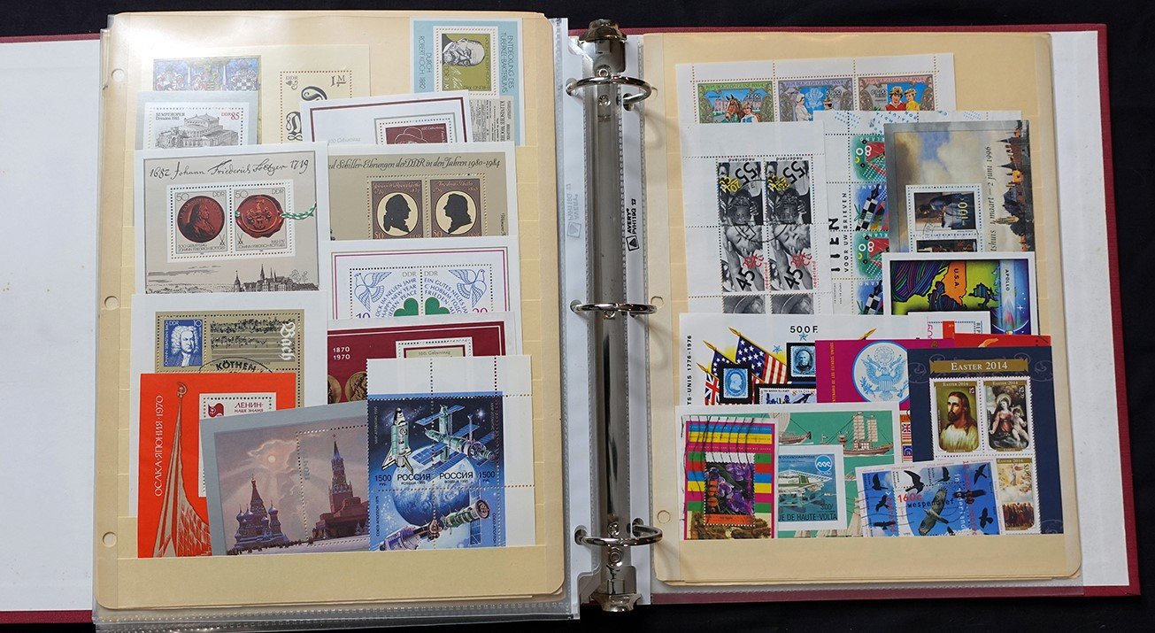 Topical Worldwide Souvenir & Mini Sheet Collection Zayix Stamps 0425-C0002