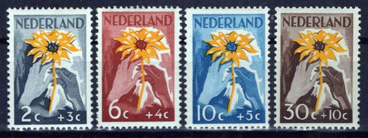 Netherlands B199-B202 MNH Semi-Postal Flowers Hands Zayix Stamps 0225S0243M