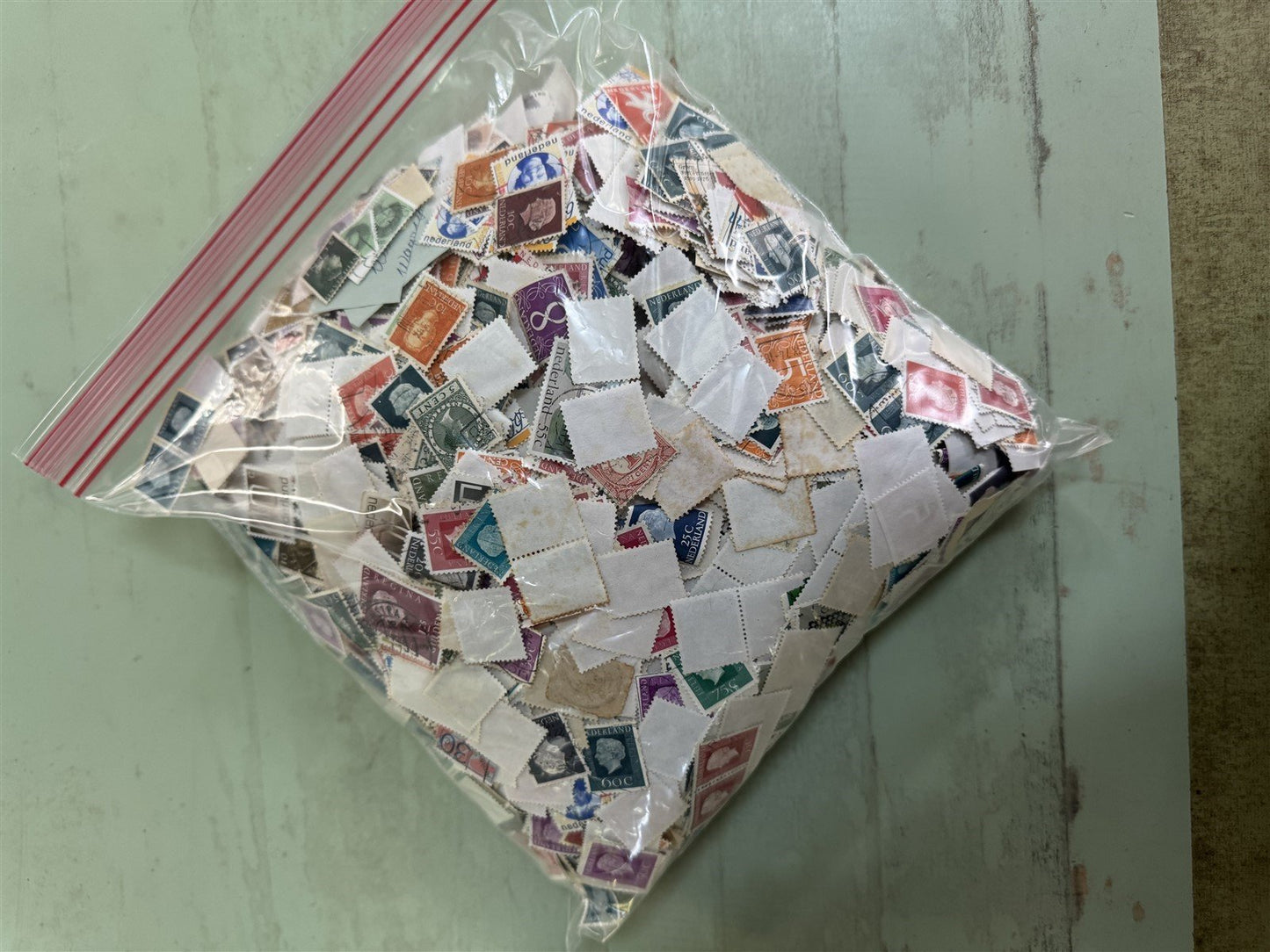 Netherlands 1 lb+ Unchecked Off Paper Kiloware ZAYIX STAMPS 0825L1546