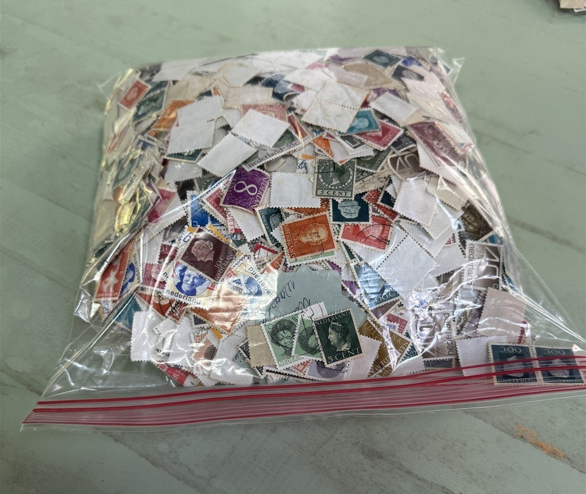 Netherlands 1 lb+ Unchecked Off Paper Kiloware ZAYIX STAMPS 0825L1546