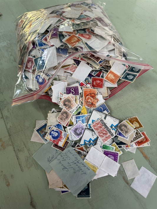 Netherlands 1 lb+ Unchecked Off Paper Kiloware ZAYIX STAMPS 0825L1546