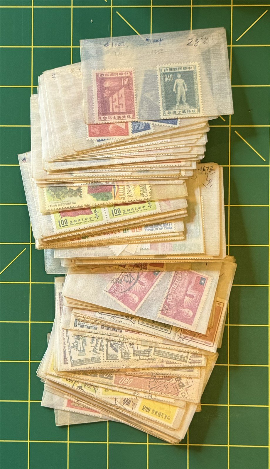 Taiwan (ROC) Dealer's Stock in 84 Glassines CV $575+ Zayix Stamps 0825CB4486