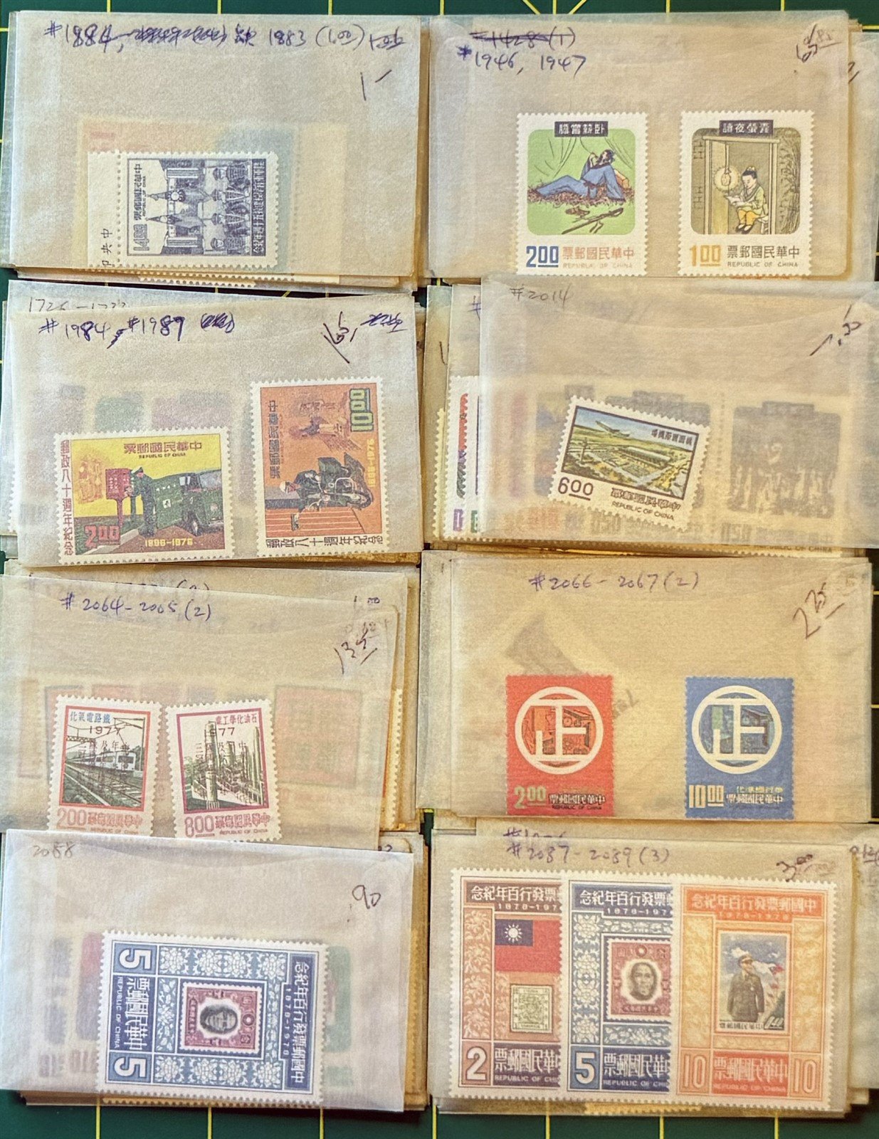 Taiwan (ROC) Dealer's Stock in 84 Glassines CV $575+ Zayix Stamps 0825CB4486