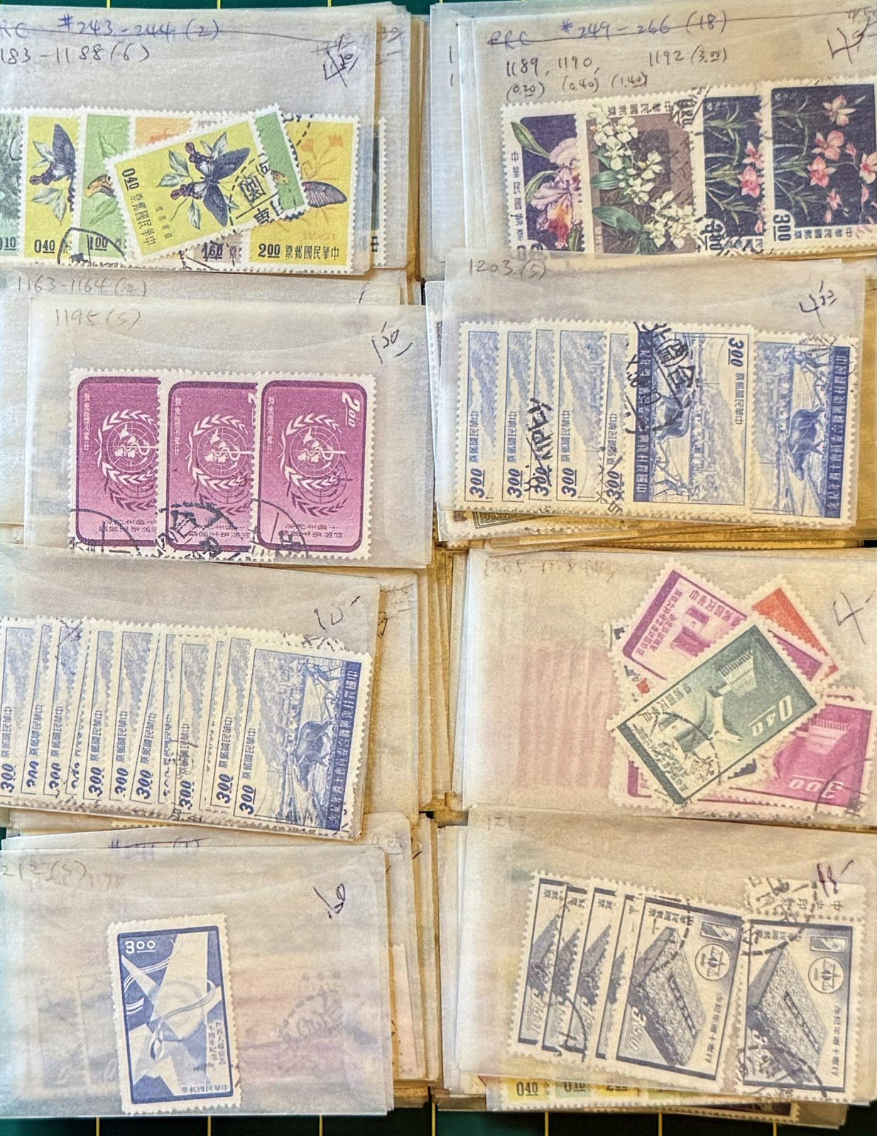 Taiwan (ROC) Dealer's Stock in 84 Glassines CV $575+ Zayix Stamps 0825CB4486