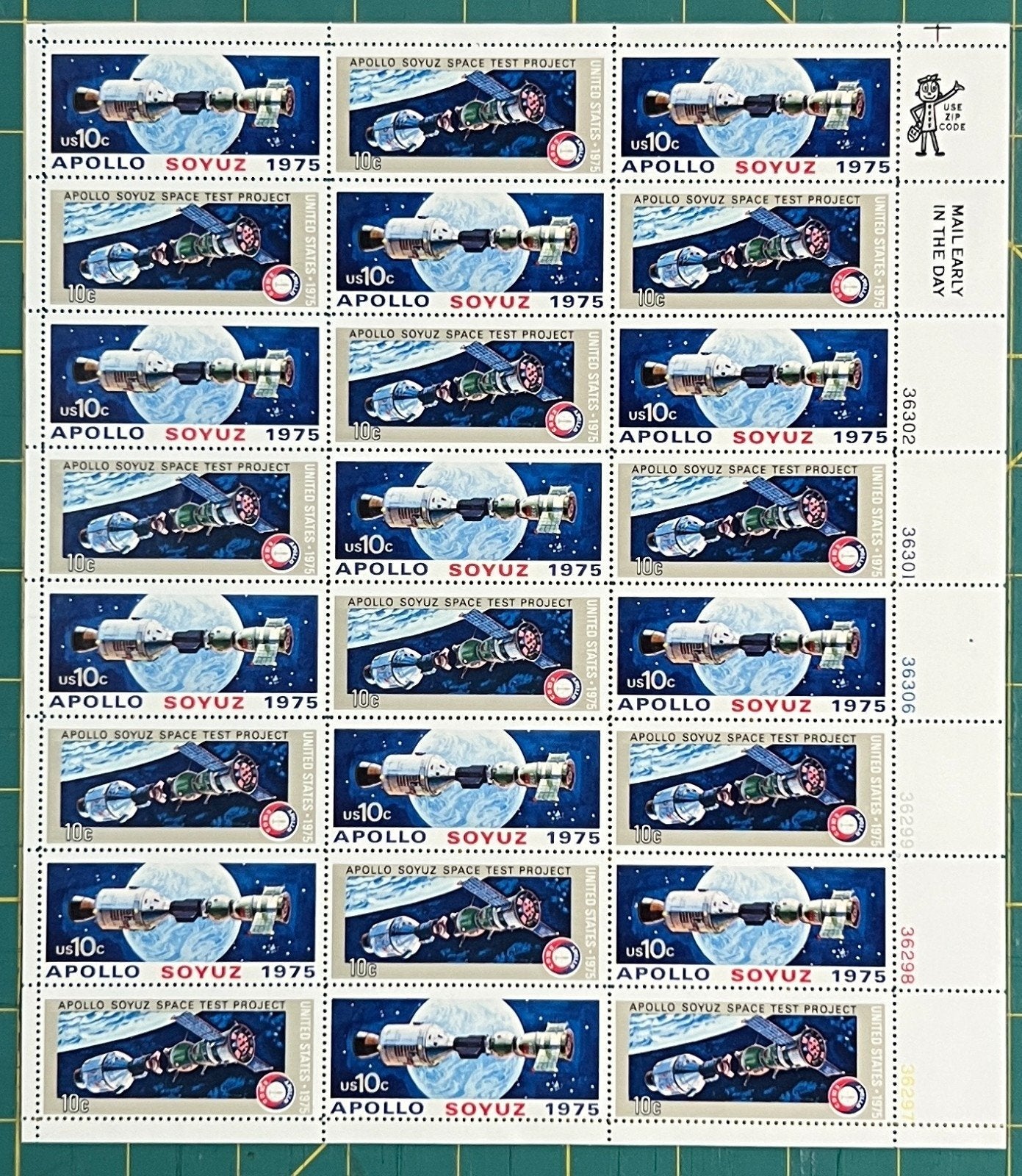 US 1975 10c Apollo Soyuz Pair (PB12) Mint Sheet MNH (Scott 1569-1570) ZAYIX