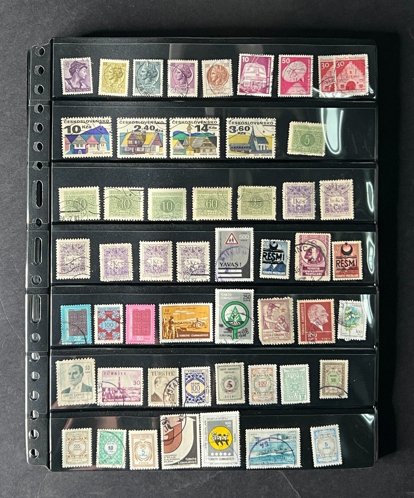 World Stockbook Stamp Collection Hundreds of Stamps Assorted Countries ZAYIX