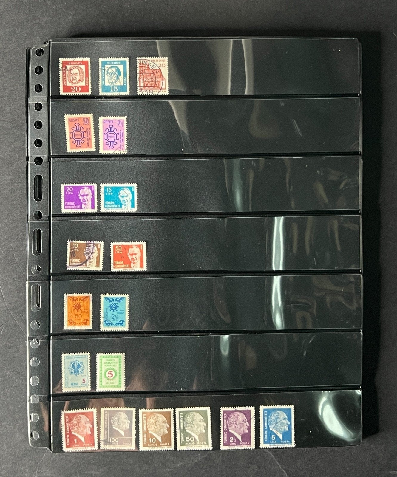 World Stockbook Stamp Collection Hundreds of Stamps Assorted Countries ZAYIX