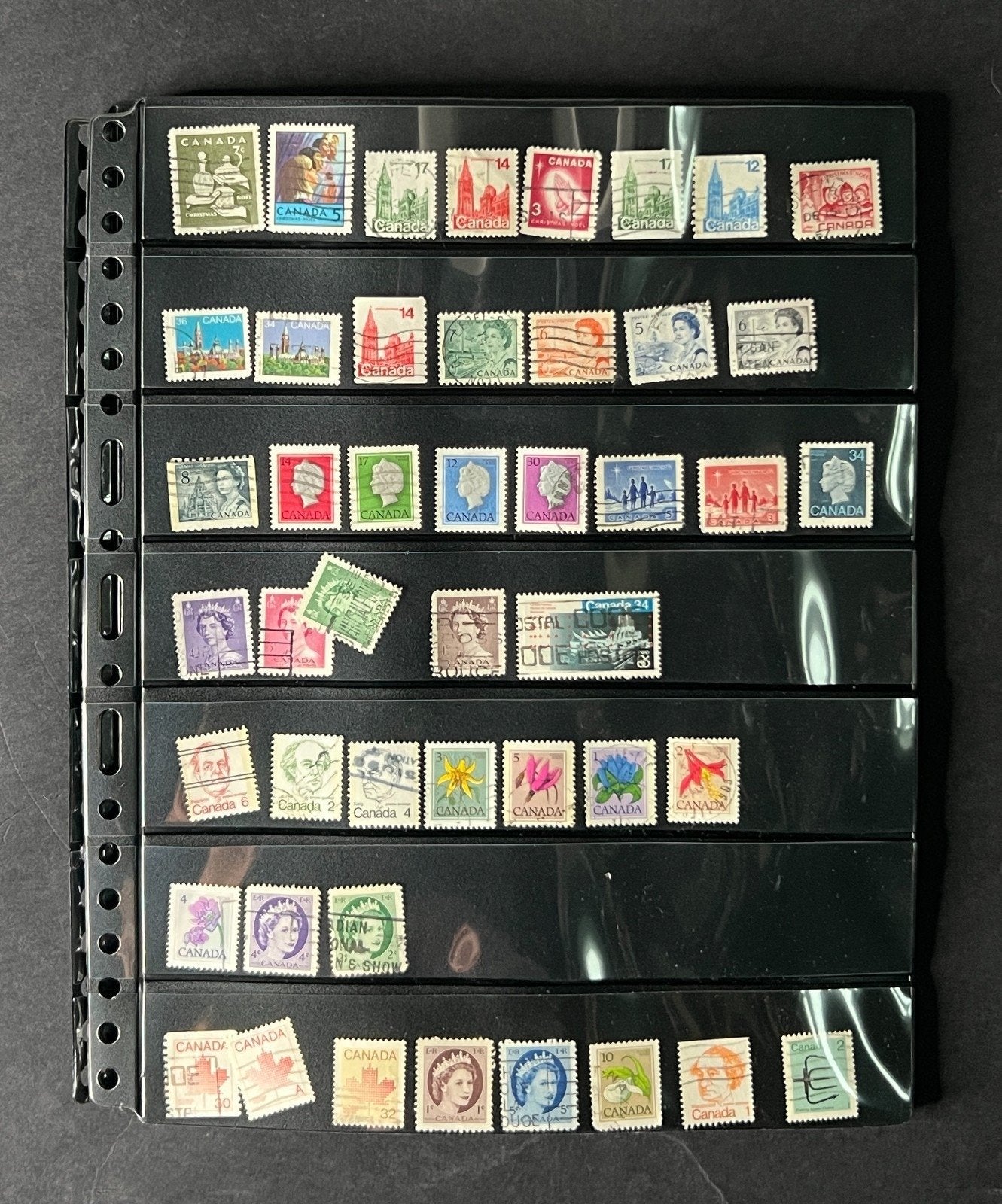 World Stockbook Stamp Collection Hundreds of Stamps Assorted Countries ZAYIX