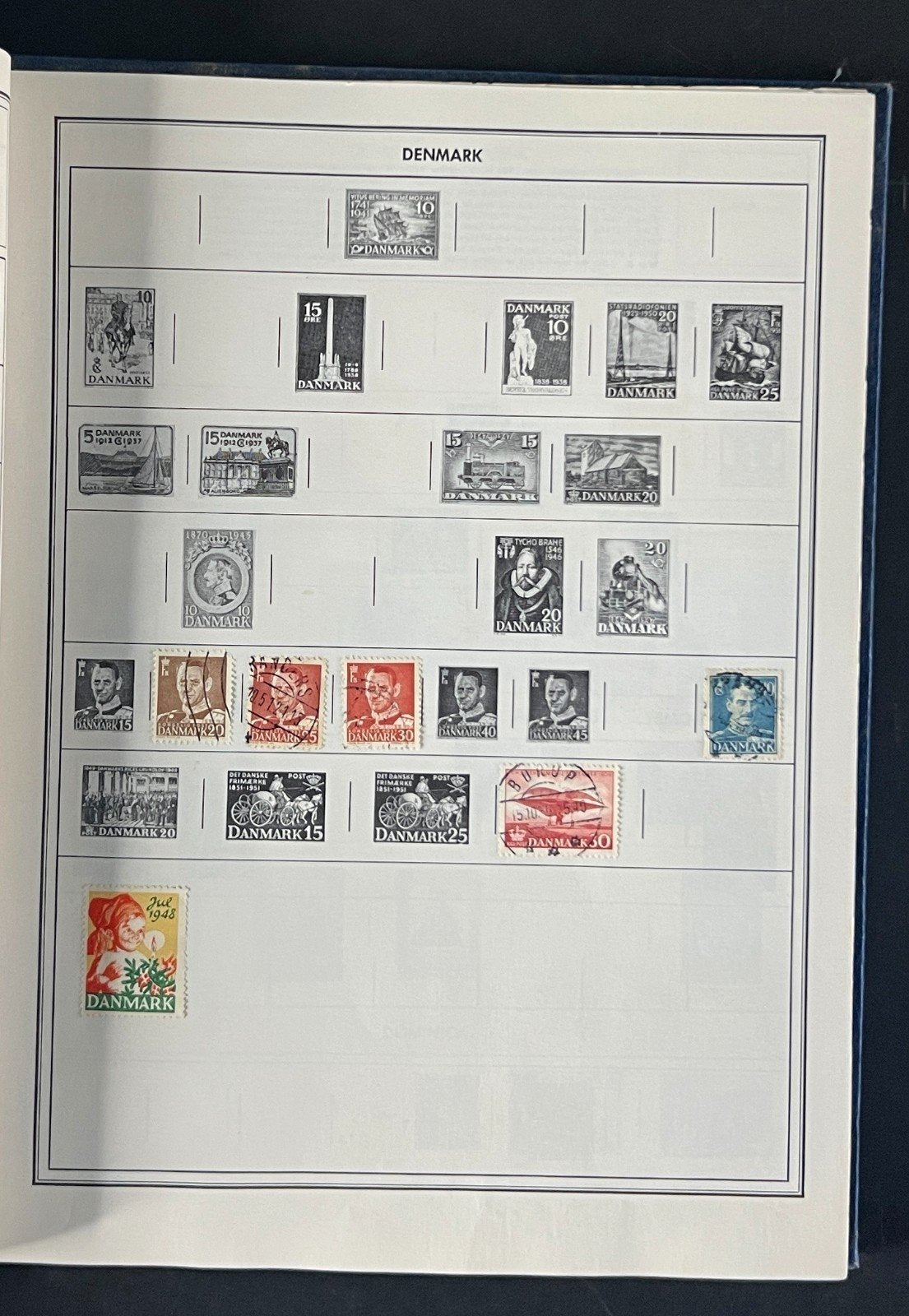 The Ambassador Album Postage Stamps of the World Collection 627 Stamps ZAYIX