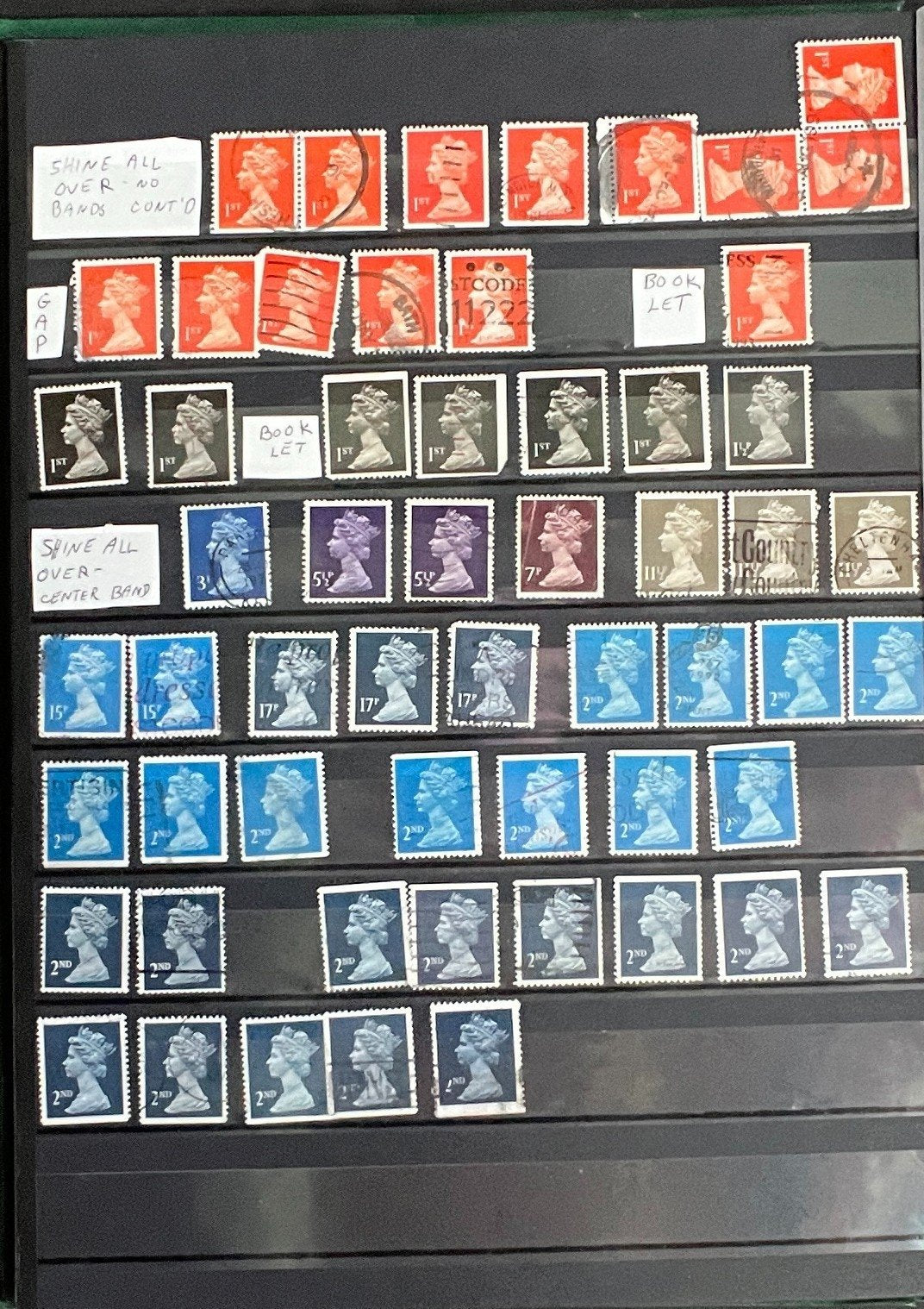 Machin Stamp Collection Stock Book Hundreds of Stamps Mint & Used ZAYIX