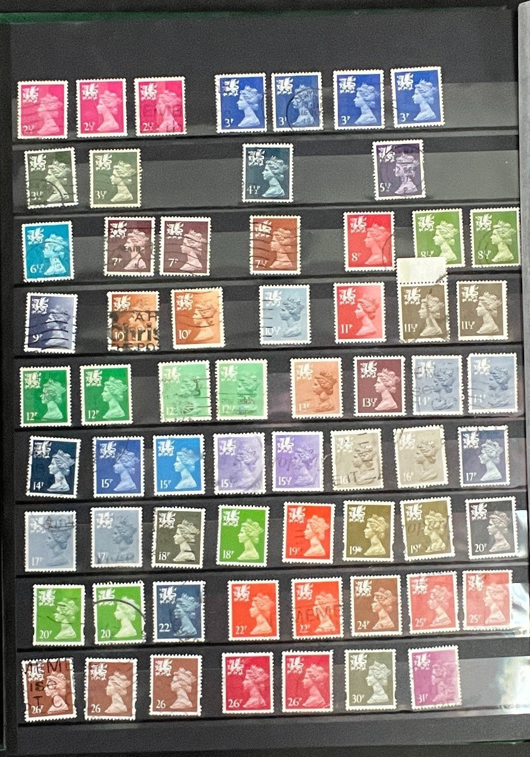 Machin Stamp Collection Stock Book Hundreds of Stamps Mint & Used ZAYIX