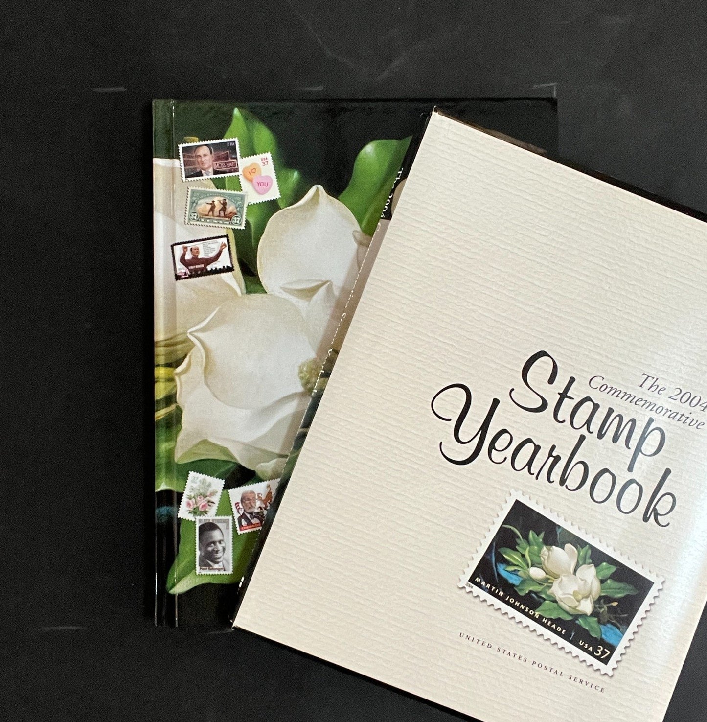 United States The 2004 Commemorative Stamp Yearbook Hard Cover Mint Sets ZAYIX