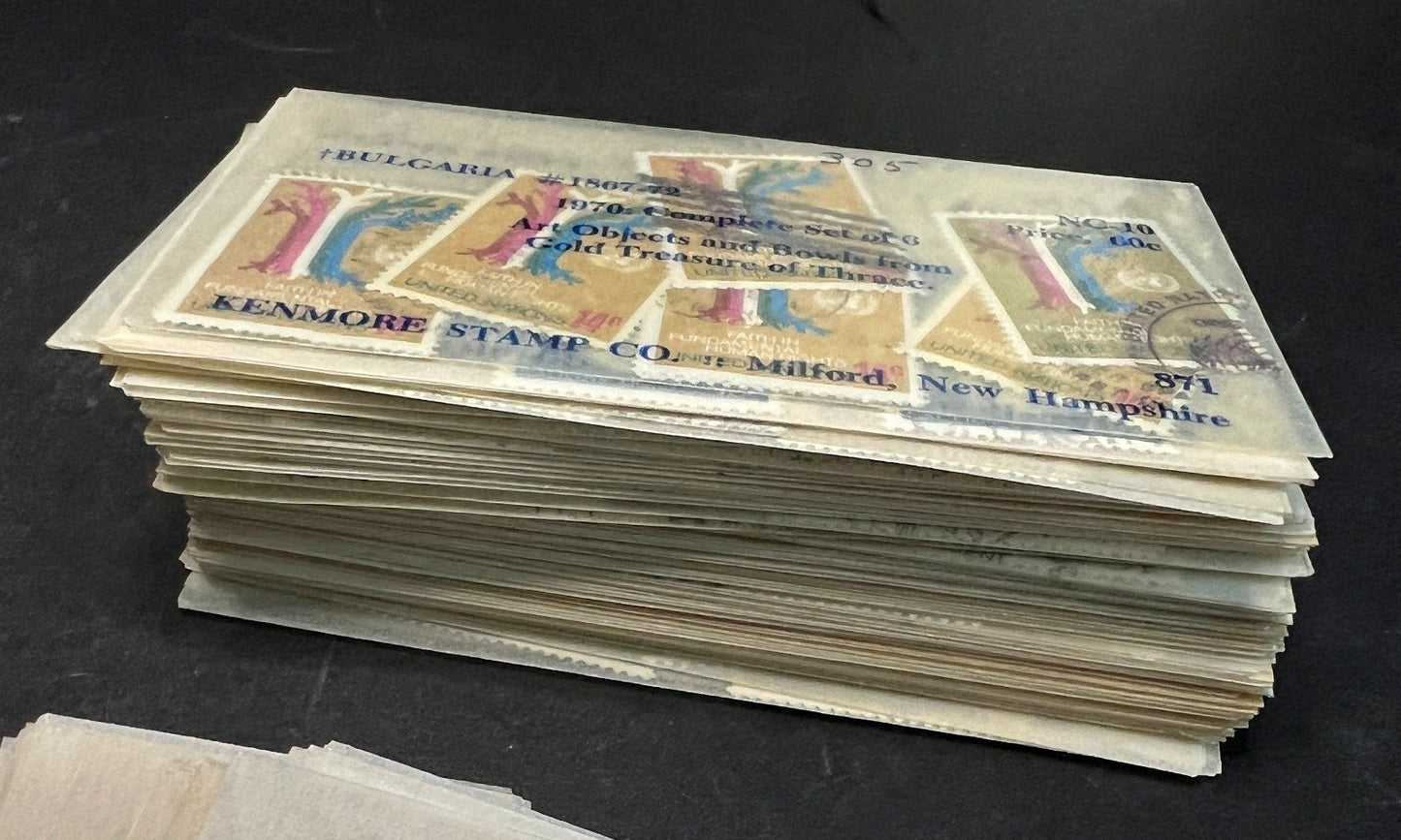 United Nations Stamp Collection in Glassines Over 200 Used ZAYIX