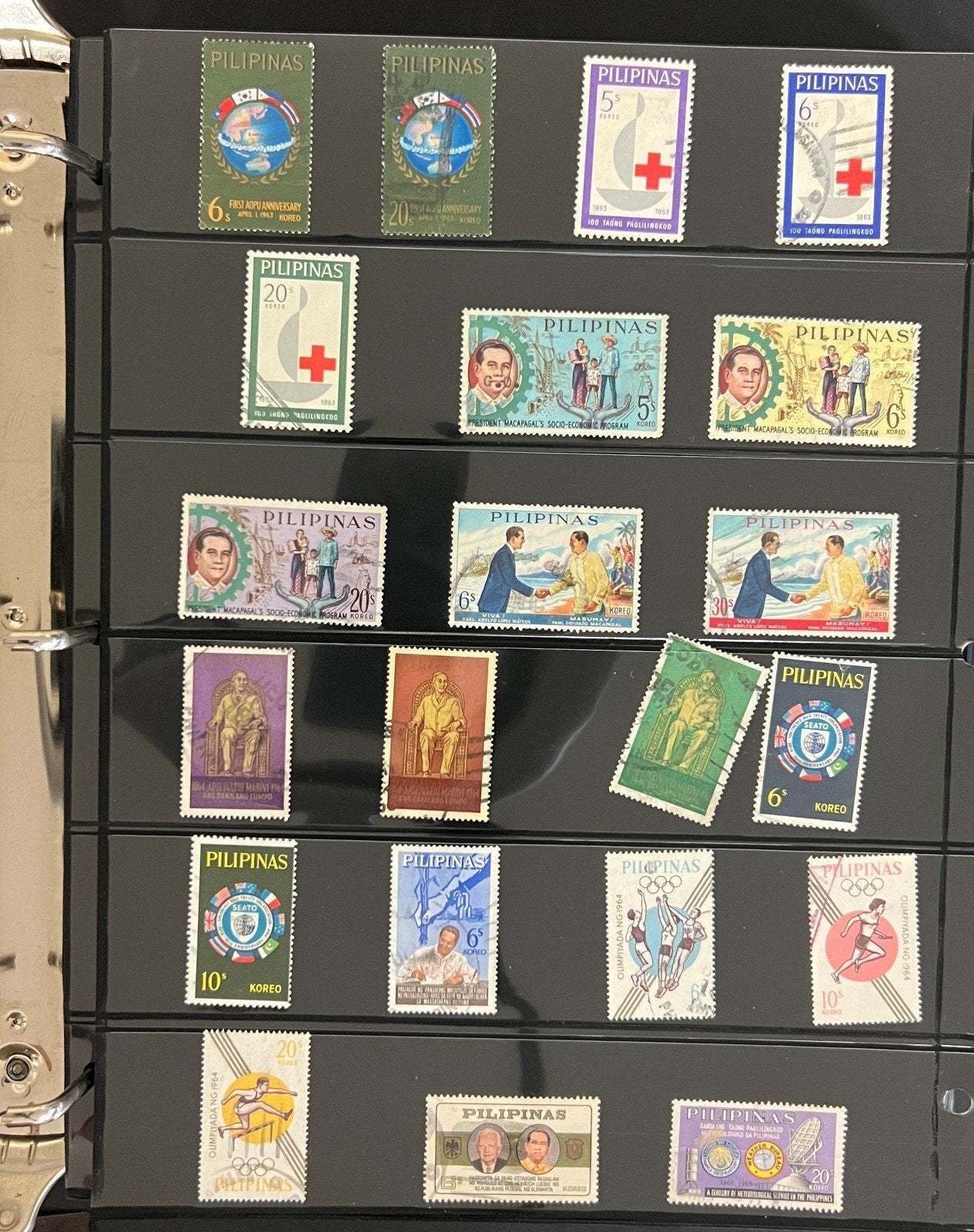 World Wide Stamp Collection Stock Book Mint & Used Hundreds of Stamps ZAYIX
