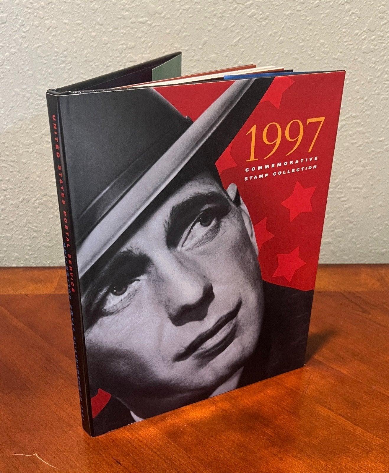 United States 1997 Commemorative Stamp Yearbook Hard Cover Mint Sets ZAYIX