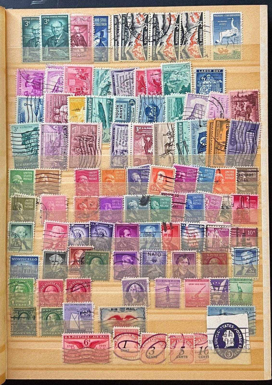 World & U.S. Stamp Collection Stockbook Hundreds Of Stamps Mint & Used ZAYIX