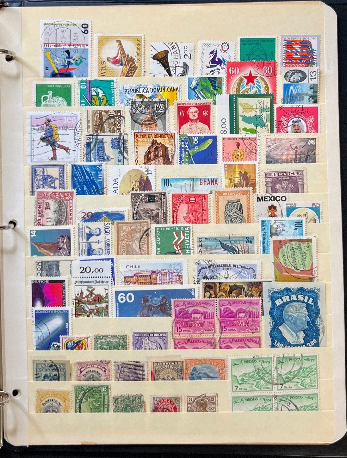 World Wide Stamp Collection Stockbook Mint & Used Hundreds Of Stamps ZAYIX