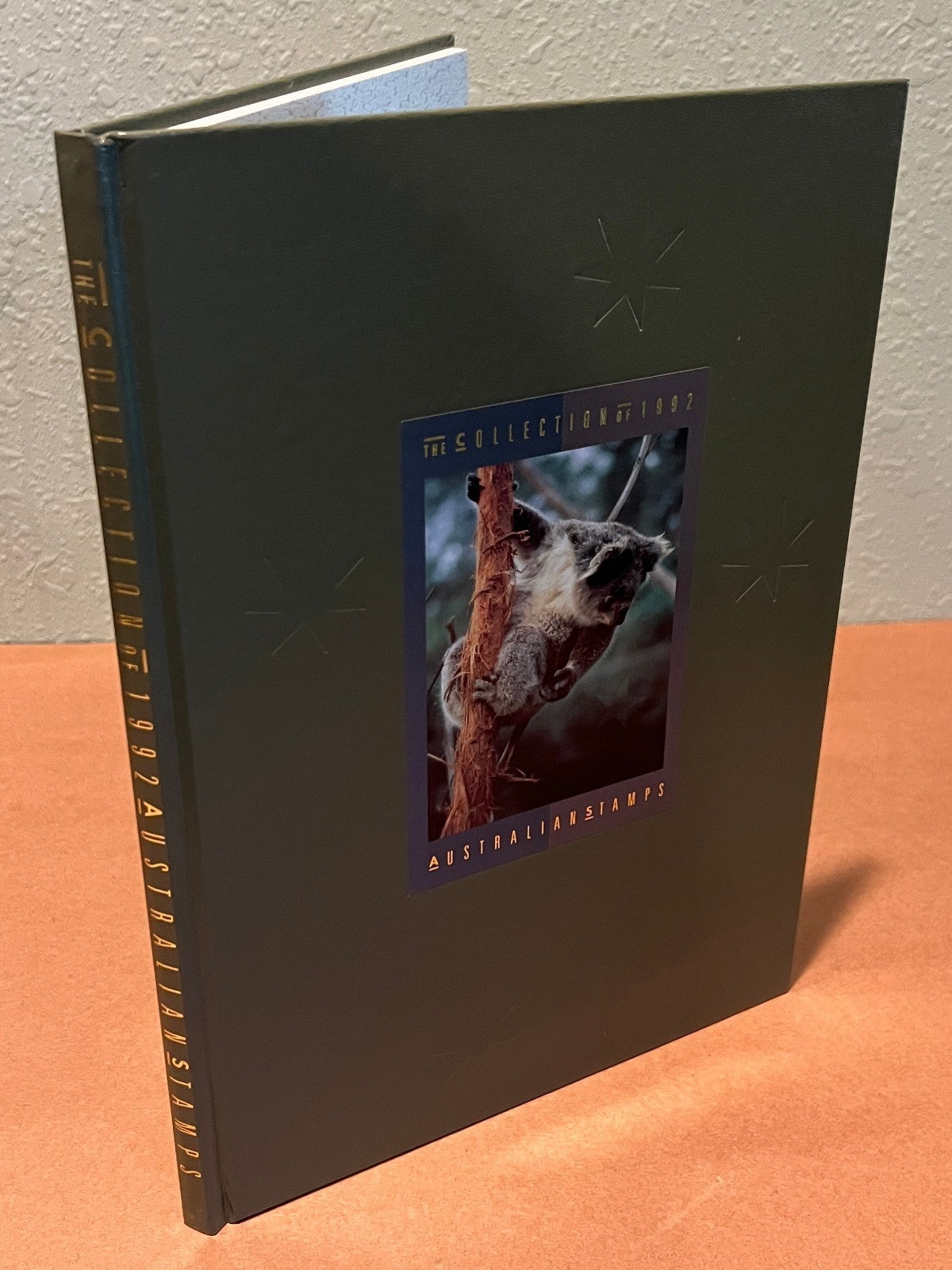 Australia 1992 Yearbook (MNH) Collection Of Australian Stamps ZAYIX