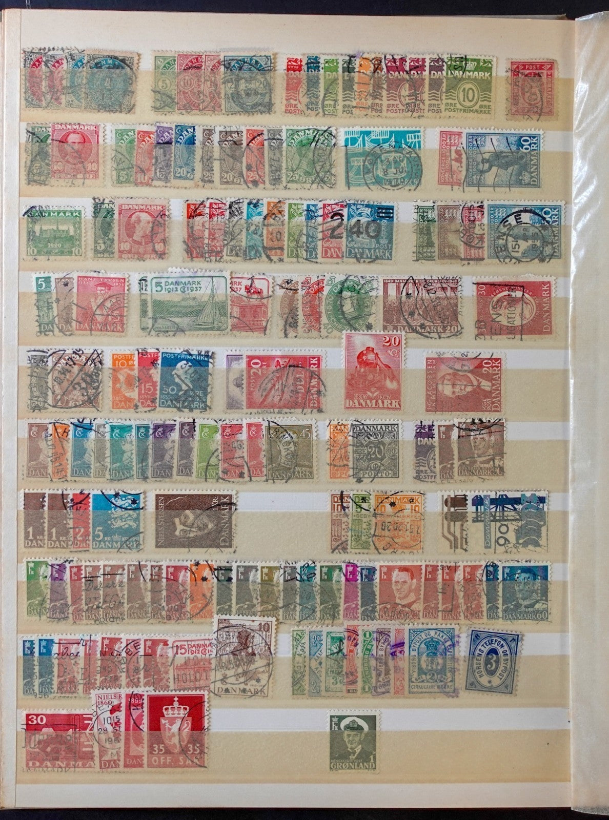 World Wide Stamp Collection Stockbook Mint & Used Estimated 3500 Stamps ZAYIX