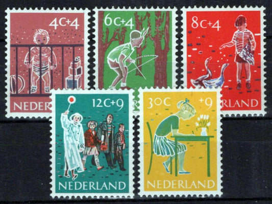 Netherlands B336-B340 MNH Semi-Postal Children Games Zayix Stamps 0225S0258M