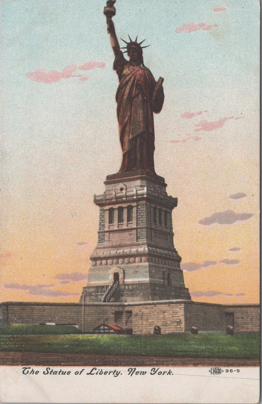 ZAYIX Postcard Statue of Liberty Ellis Island New York City Artist DB 090222PC30