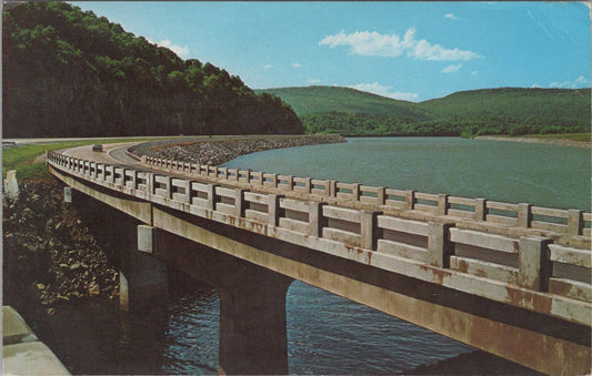 ZAYIX Postcard Interstate Highway 24 Tennessee River Lookout Mt 090222PC103