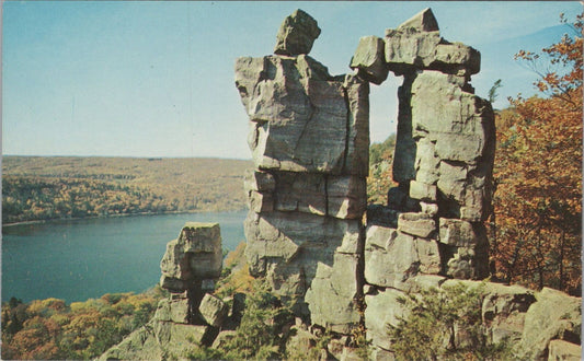 ZAYIX Postcard Devil's Doorway Devil's Lake Baraboo Wisconsin 090222PC95