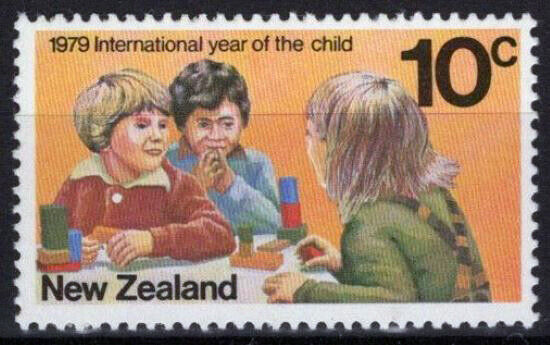 New Zealand 689 MNH IYC Children Playing 092022S24