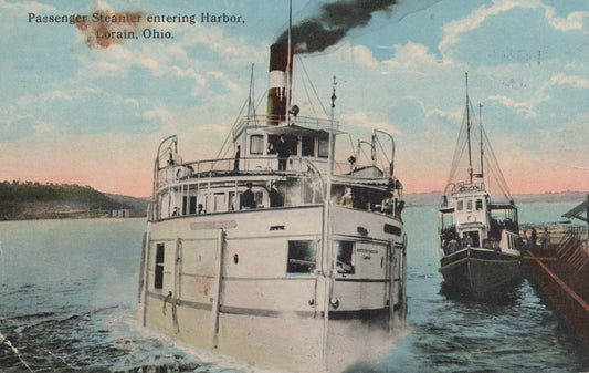 ZAYIX Postcard Great Lakes Ship Passenger Steamer Entering Harbor Lorain, OH